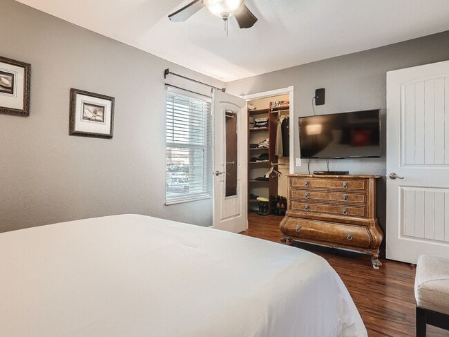 Building Photo - Move In Ready! November FREE. Denver's Per...