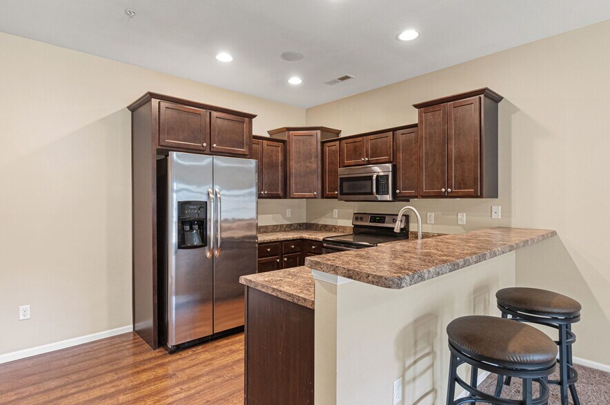 Building Photo - 414 Churchill Dr