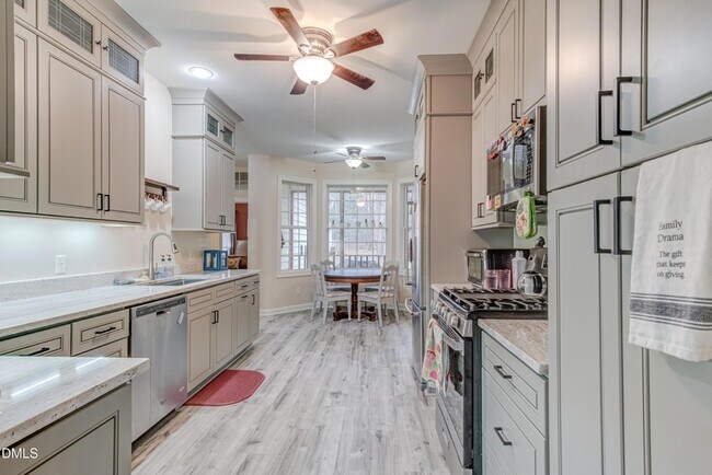 Building Photo - 6240 Hilbert Ridge Dr