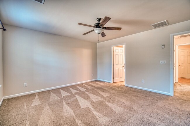 Building Photo - Incredible Home In Gated Community/Simpsonville