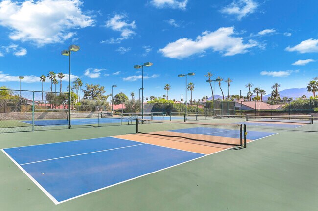 Building Photo - 166 Wimbledon Ct