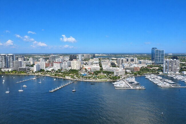 Building Photo - 300 S Australian Ave