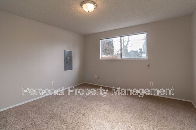 Building Photo - 506 E 34th St