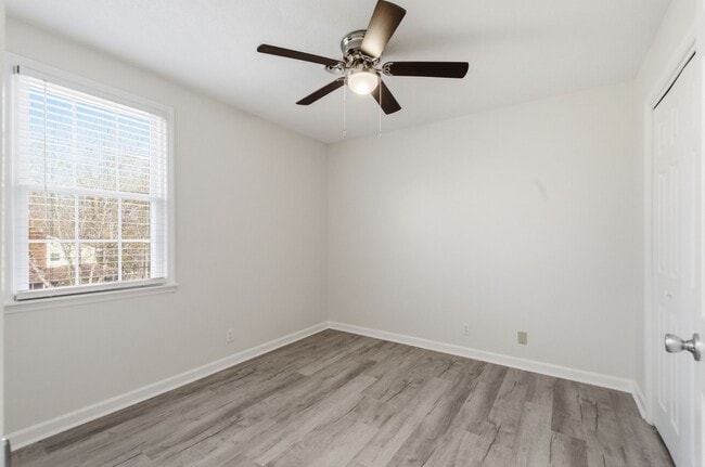 Building Photo - 212 Old Columbia Rd