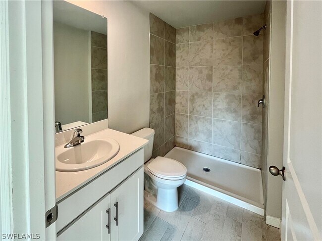 Building Photo - 5029 S Rosebud Cir