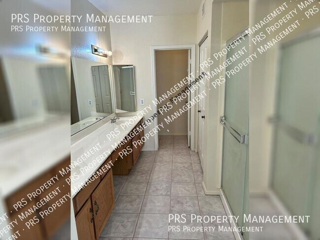 Building Photo - 2363 W Comstock Dr