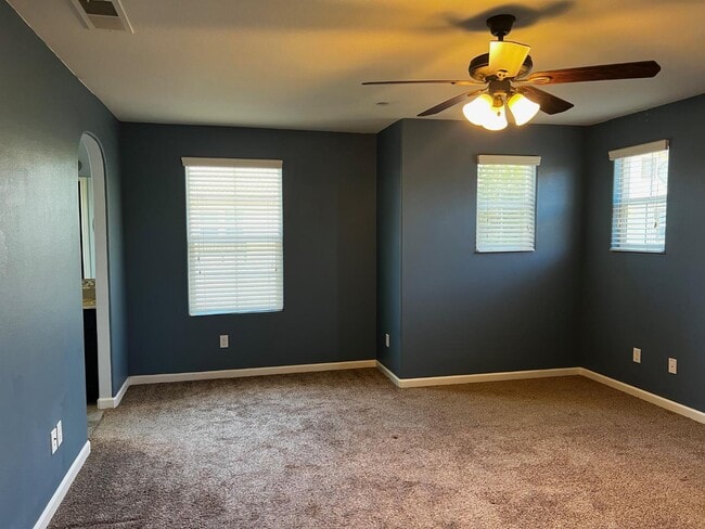 Building Photo - 7037 N Creative Dr