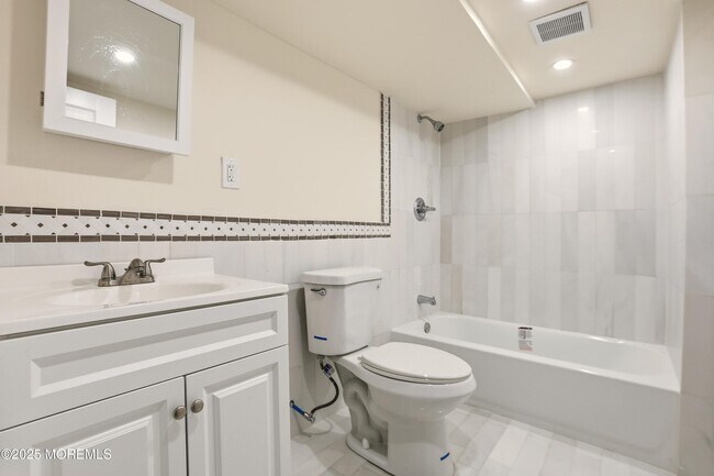 Building Photo - 601 Duchess Ct