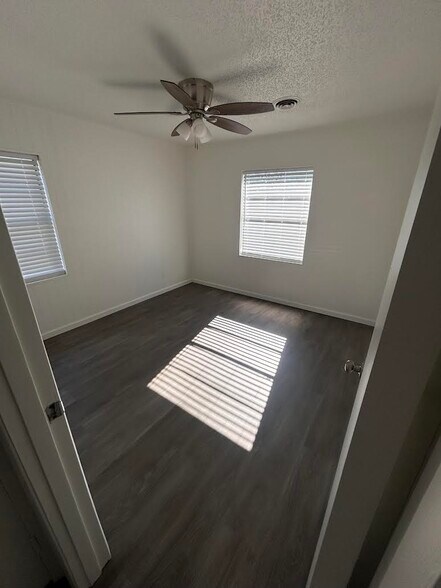 Building Photo - 2301 Cochran St