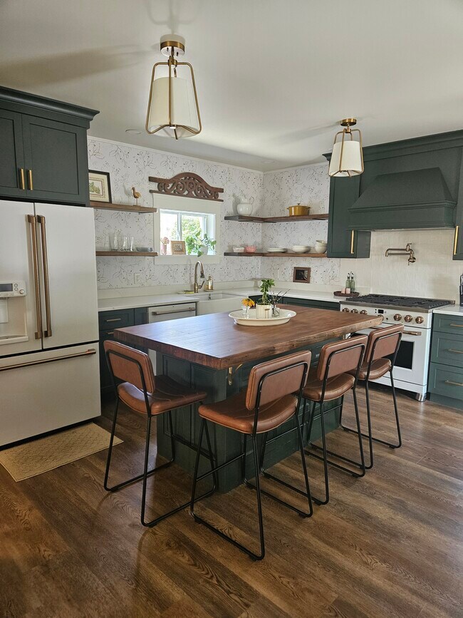 Building Photo - 16 N Washington St