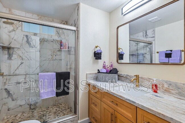 Building Photo - 437 Riverfront Dr