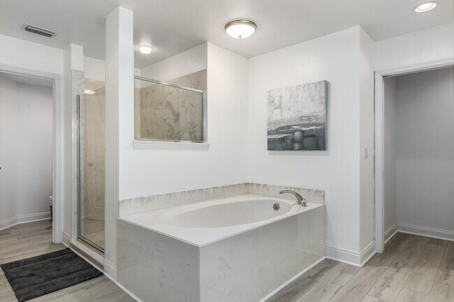 Building Photo - 105 Pulsipher Ave