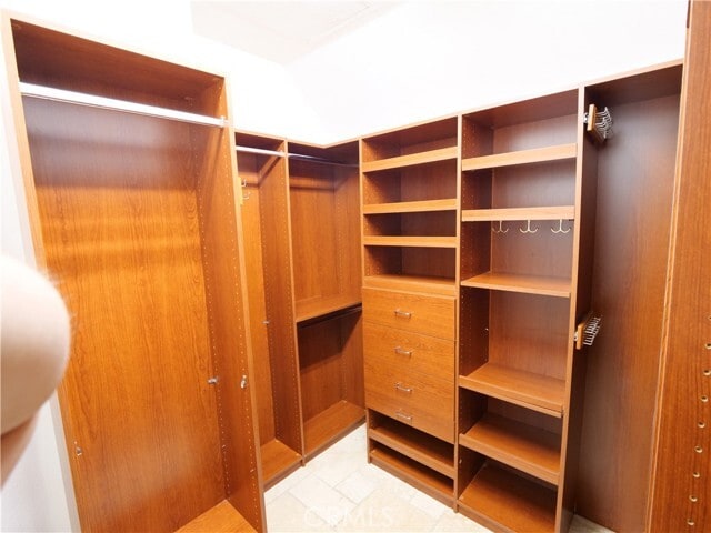 Building Photo - 45 Auvergne
