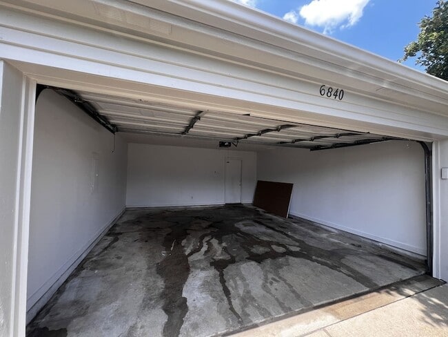 Building Photo - 6840 Mikayla Ln
