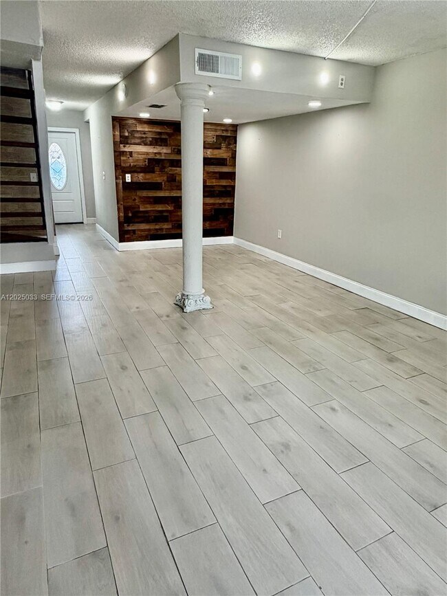 Building Photo - 1705 W 57th St