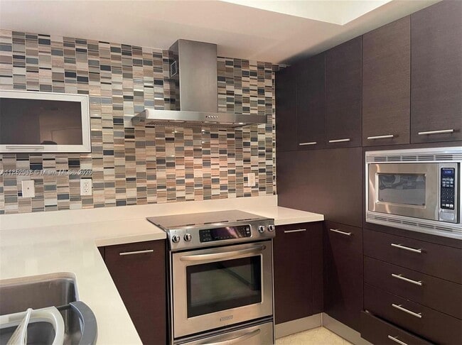 Primary Photo - 250 Sunny Isles Blvd