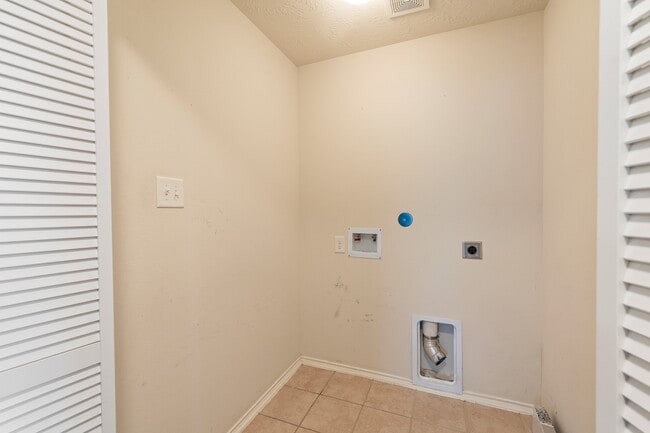Building Photo - 17219 Osprey Landing Dr