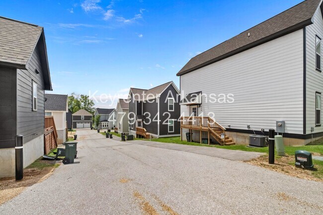 Building Photo - 936 S Wichita Ave