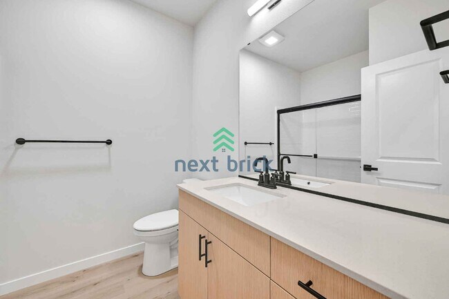 Building Photo - Modern Brand New 3-Bed, 3-Bath Home in the Heart of Lynnwood – Luxury Living Awaits!