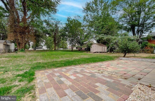 Building Photo - 7203 Westchester Dr
