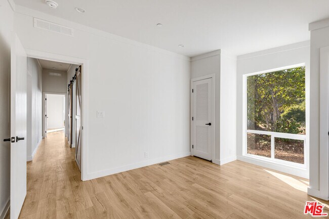 Building Photo - 30127 Cuthbert Rd