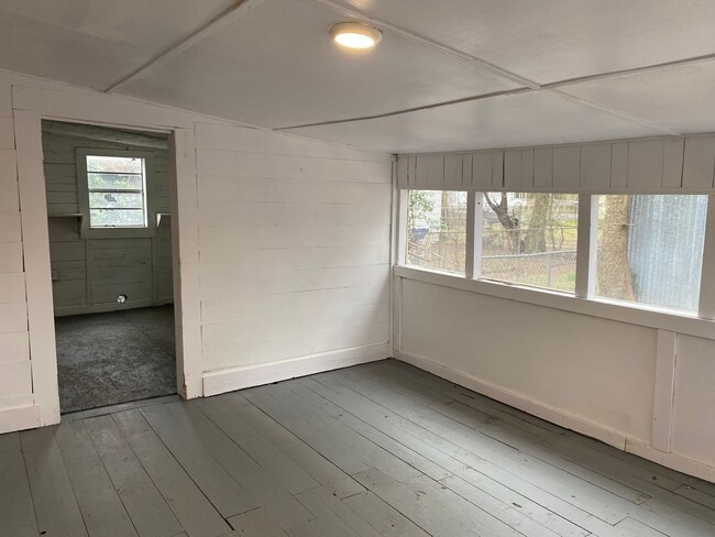 Building Photo - 1/2 off First Month's Rent plus $50 Amazon...
