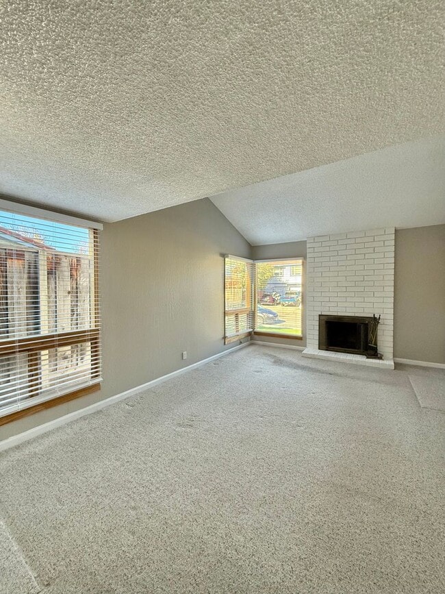 Building Photo - Charming 2 Bed / 2 Bath Single-Family Home in Willow Glen – Willowvale Estates (95126)