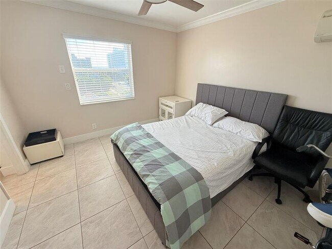 Building Photo - 3201 NE 14th Street Causeway