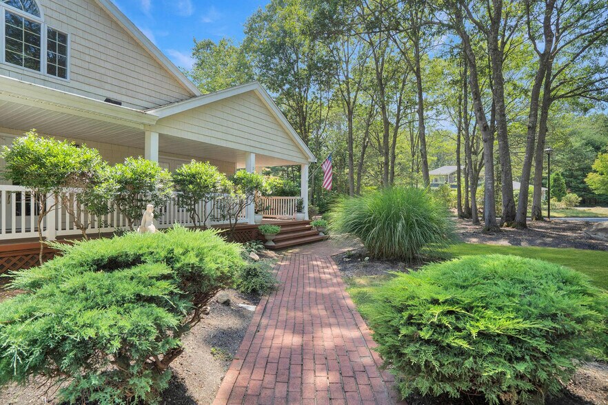 Building Photo - 1 Ginny Ct