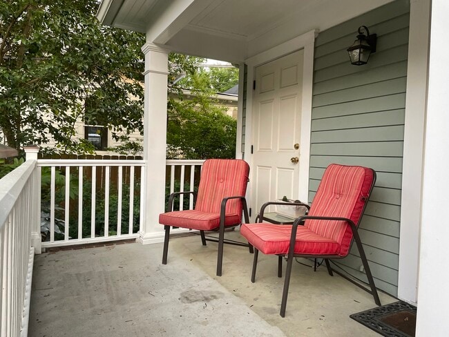 Front porch - 917 Piedmont Ave NE