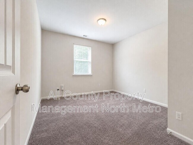 Building Photo - 7880 Brewton Creek Dr
