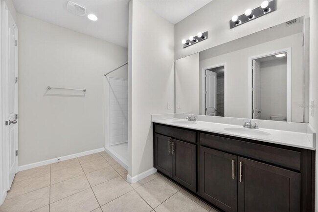 Building Photo - 689 Meadow Pointe Dr