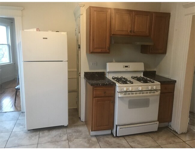 Building Photo - 315-317 Maplewood Ave