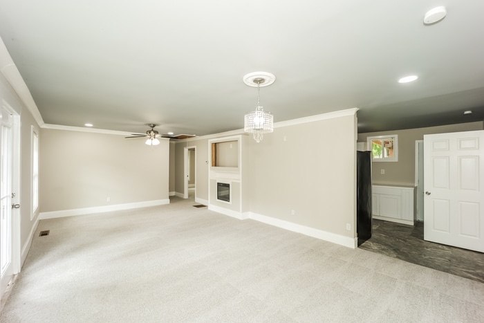 Building Photo - 766 Cascade Dr