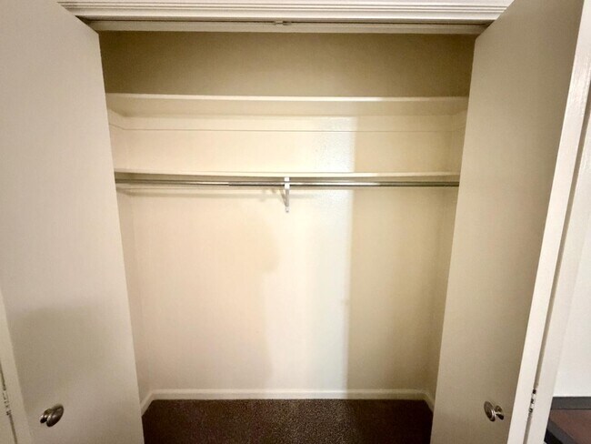 Building Photo - 136 E 400 N