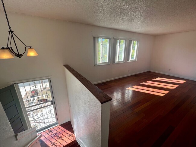 Building Photo - Spacious 3bed, 2.5 bath, Willow Park House in Aurora