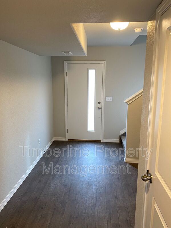 Building Photo - 874 Grissom Dr.