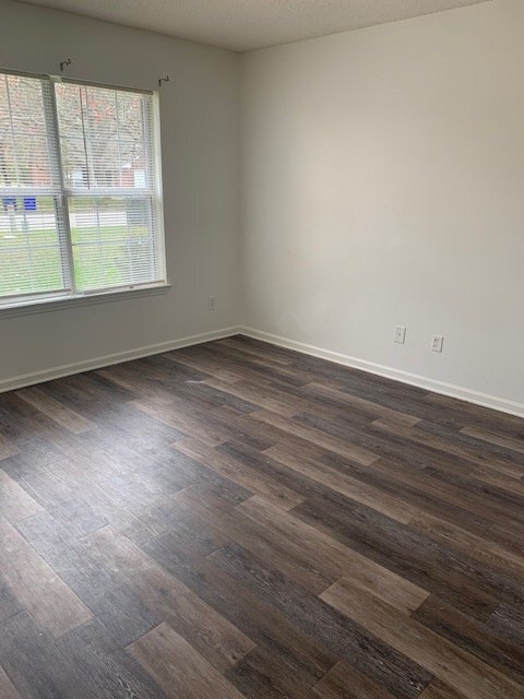 Building Photo - 2 Bed 2 Bath Duplex with Garage in Paladin Place