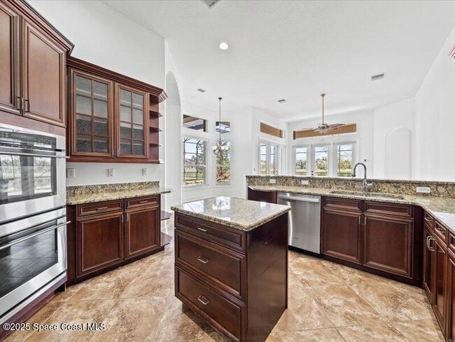Building Photo - 6785 Arroyo Dr