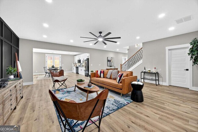 Building Photo - 6651 Malvin Dr