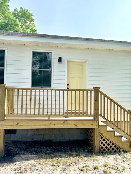 Back Deck - 4119 Peachtree Ave
