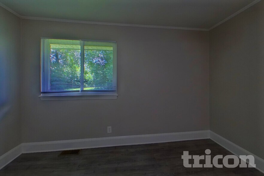 Building Photo - 5530 Wedgewood Dr