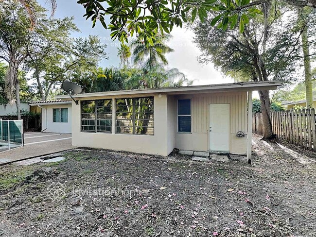 Building Photo - 2608 SW 34th Ave