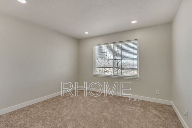 Building Photo - 105 Chandlerpoint Way