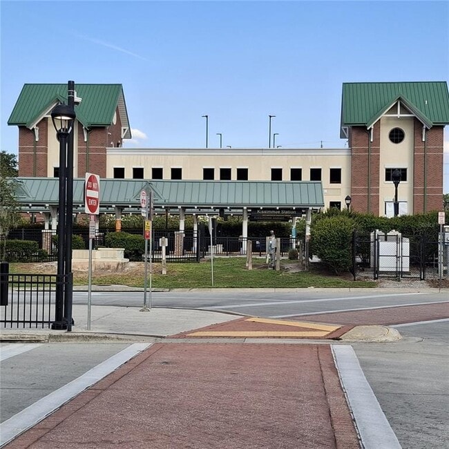 Building Photo - 117 S Clyde Ave