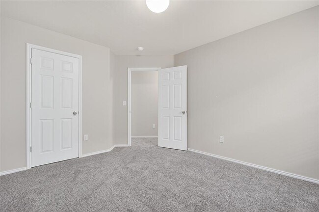 Building Photo - 11744 NW 99th Ter