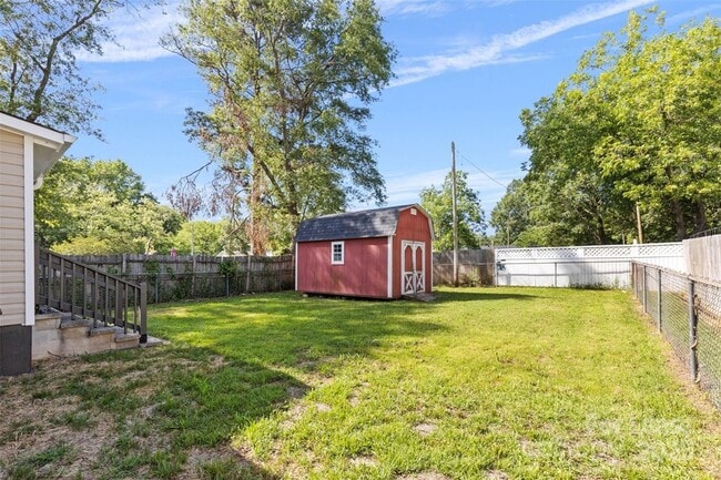 Building Photo - 660 Chestnut St