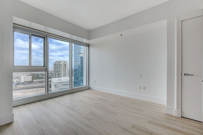 Building Photo - Sky Las Vegas 3004- Strip and City Views f...