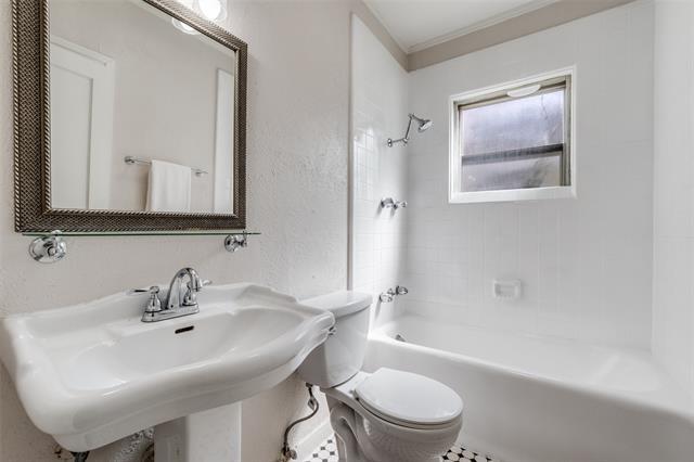 Building Photo - 3901 Prescott Ave