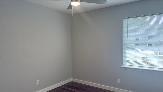 Building Photo - 1415 Wisteria Way